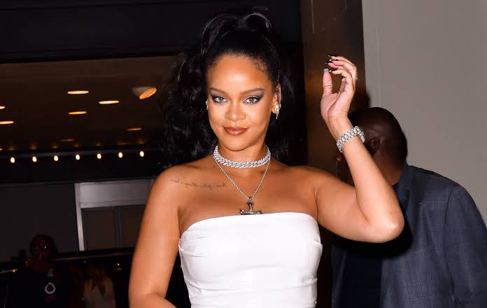 Rihanna Wants To Become A Beauty Billionaire